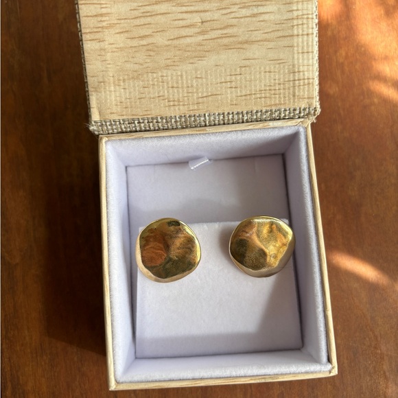AMANDA HUNT JEWELRY/ Terra Studs - Picture 3 of 5
